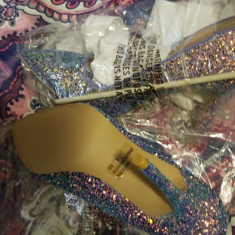 Shoes - Picture 3 of 3